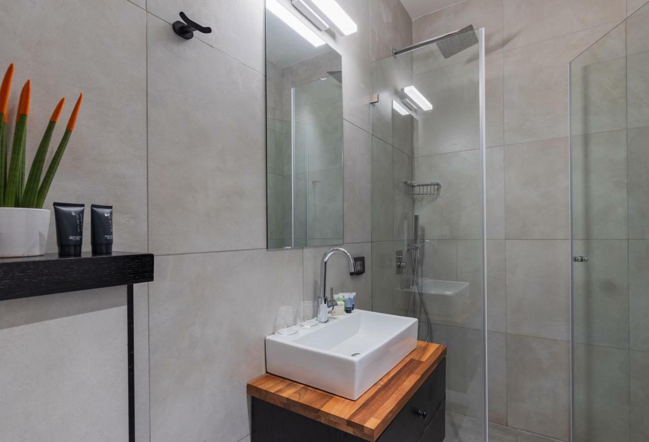 Kalvin Boutique Hotel By Levinsky Market Tel-Aviv Luaran gambar